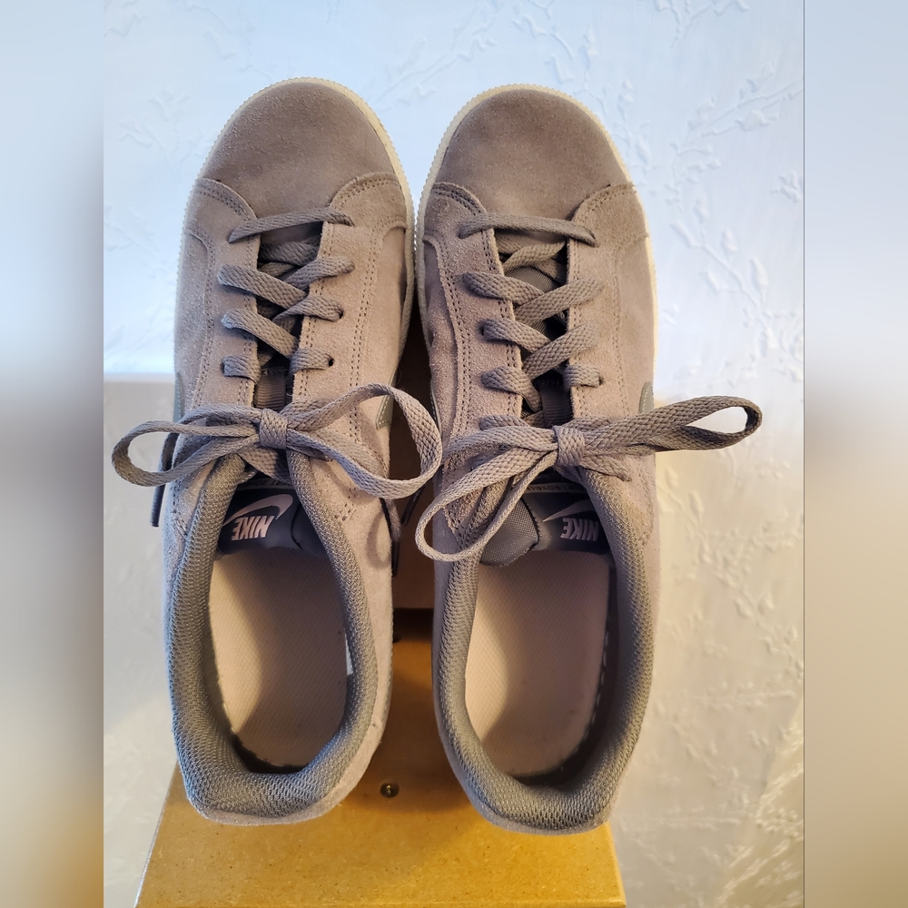 Nike Court Royale